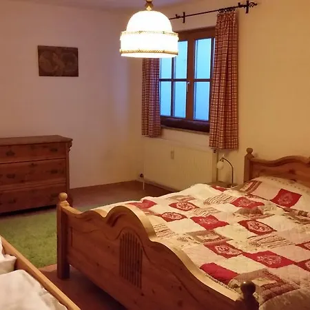 Holzwarth Apartment *